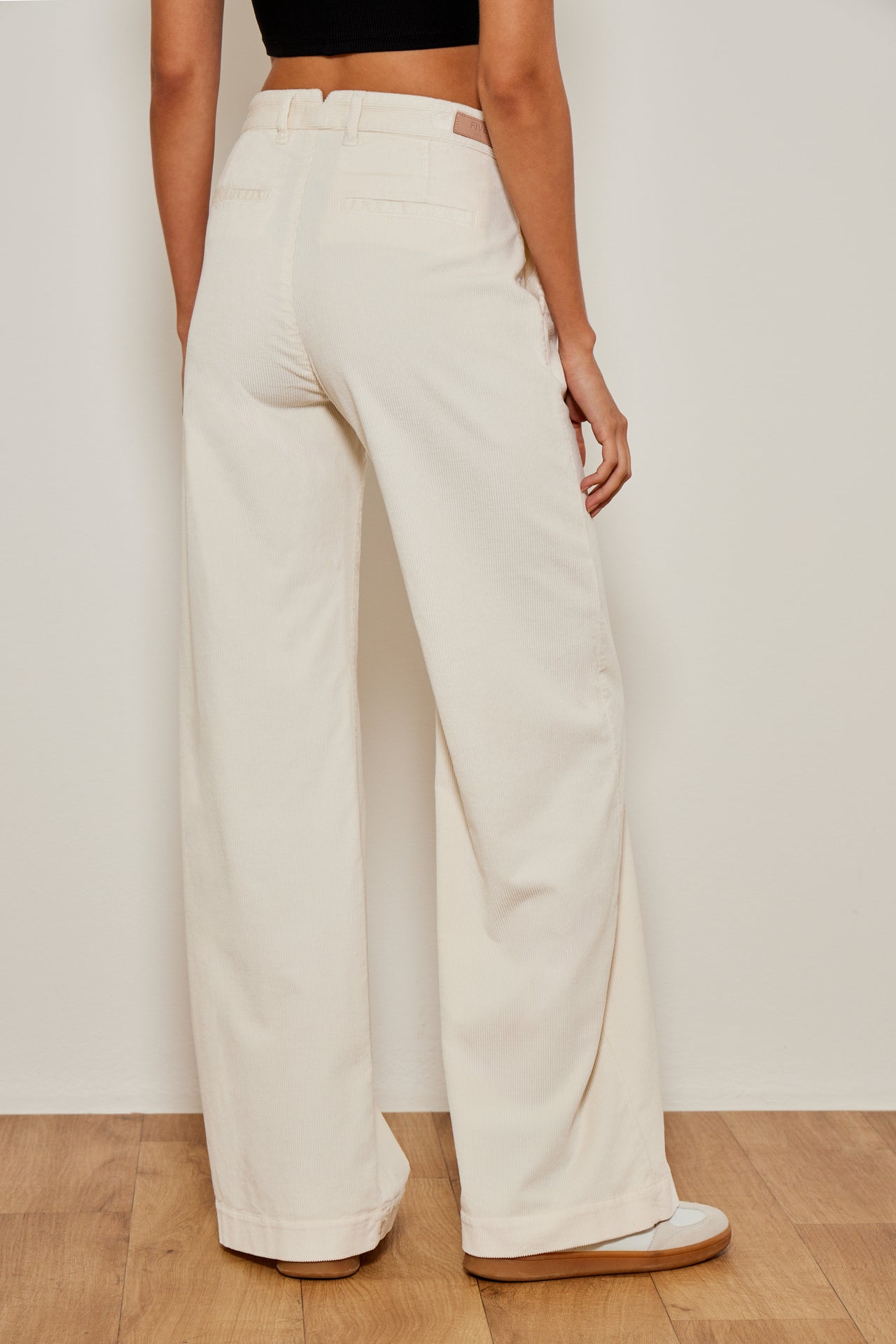 Pantalón de micropana blanco LAIA